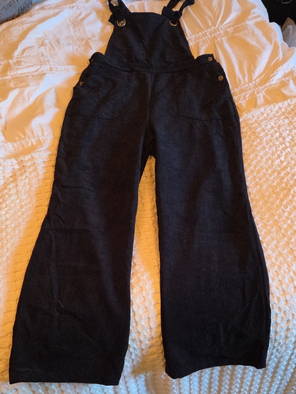 Cupshe Black Corduroy Overalls - Size Medium